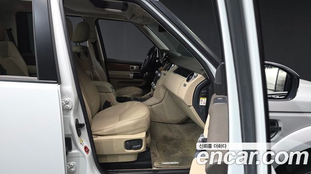 Land Rover Discovery 3.0 SDV6 SE