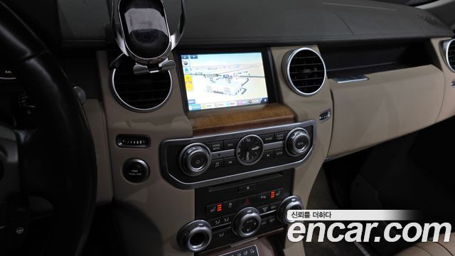 Land Rover Discovery 3.0 SDV6 SE