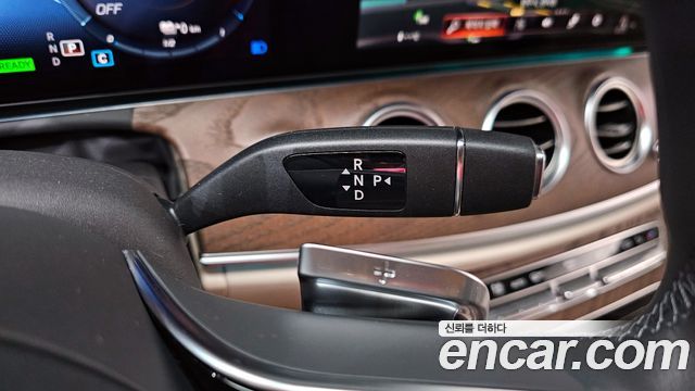 Mercedes-Benz E-Class E300e 4MATIC Exclusive