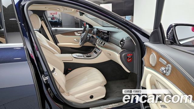 Mercedes-Benz E-Class E300e 4MATIC Exclusive