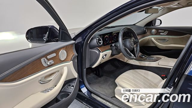 Mercedes-Benz E-Class E300e 4MATIC Exclusive