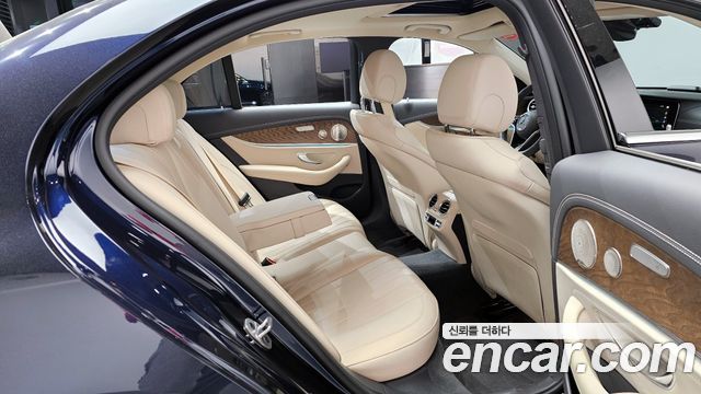 Mercedes-Benz E-Class E300e 4MATIC Exclusive