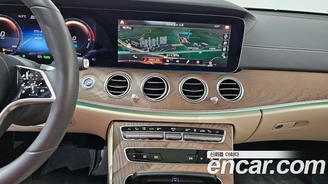 Mercedes-Benz E-Class E300e 4MATIC Exclusive