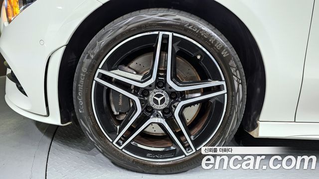 Mercedes-Benz CLA-Class CLA250 4MATIC
