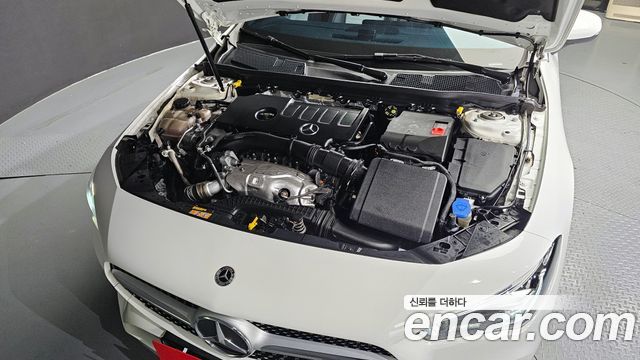Mercedes-Benz CLA-Class CLA250 4MATIC