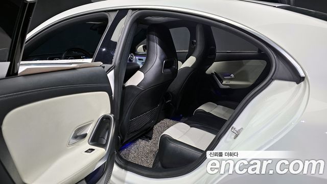 Mercedes-Benz CLA-Class CLA250 4MATIC