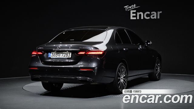Mercedes-Benz E-Class E300e 4MATIC Exclusive