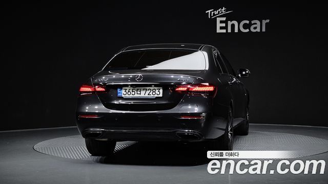 Mercedes-Benz E-Class E300e 4MATIC Exclusive
