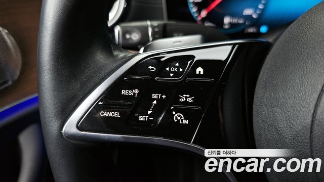 Mercedes-Benz E-Class E300e 4MATIC Exclusive