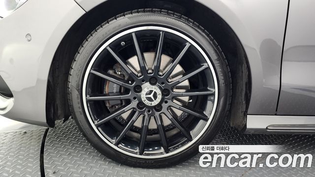 Mercedes-Benz CLA-Class CLA250 4MATIC AMG Line