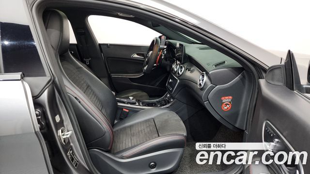 Mercedes-Benz CLA-Class CLA250 4MATIC AMG Line