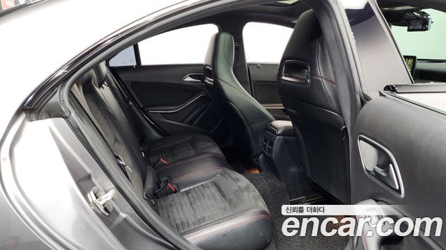 Mercedes-Benz CLA-Class CLA250 4MATIC AMG Line
