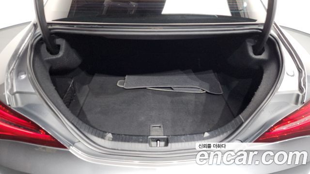 Mercedes-Benz CLA-Class CLA250 4MATIC AMG Line