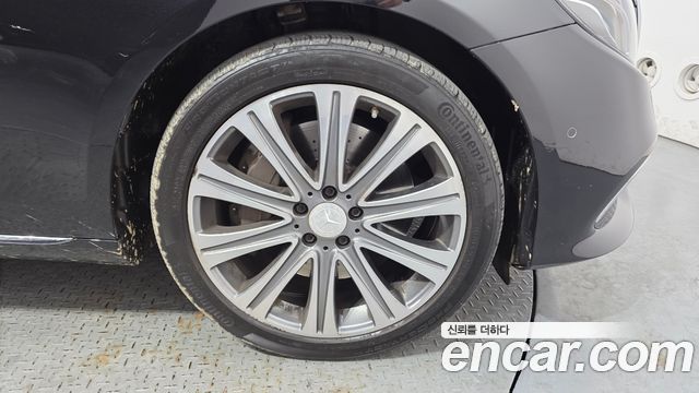 Mercedes-Benz E-Class E450 4MATIC Exclusive