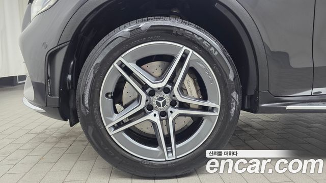 Mercedes-Benz GLC-Class GLC300e 4MATIC