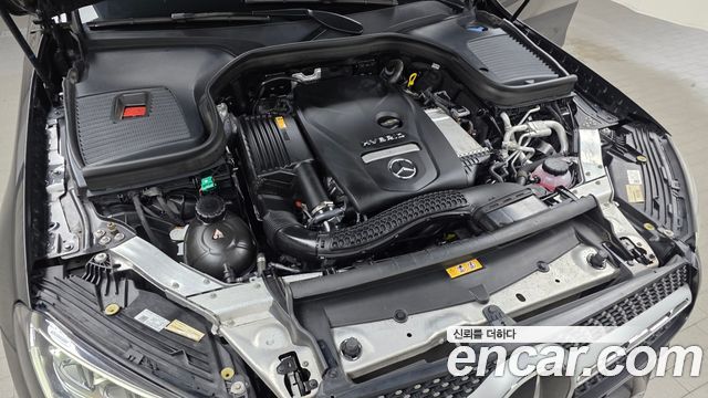Mercedes-Benz GLC-Class GLC300e 4MATIC