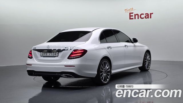 Mercedes-Benz E-Class E300 4MATIC AMG Line