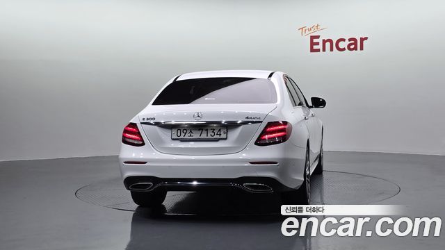Mercedes-Benz E-Class E300 4MATIC AMG Line