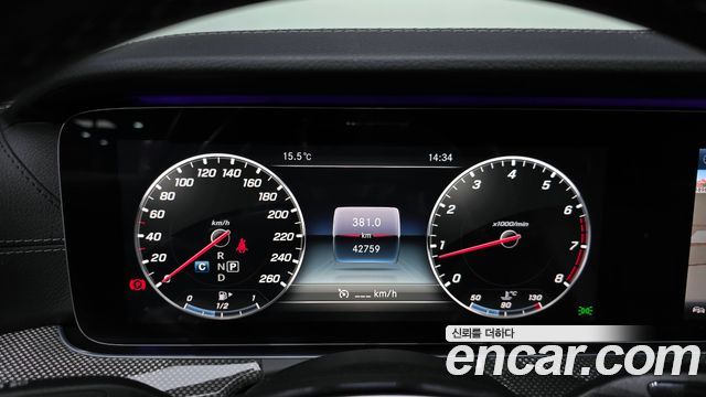 Mercedes-Benz E-Class E300 4MATIC AMG Line