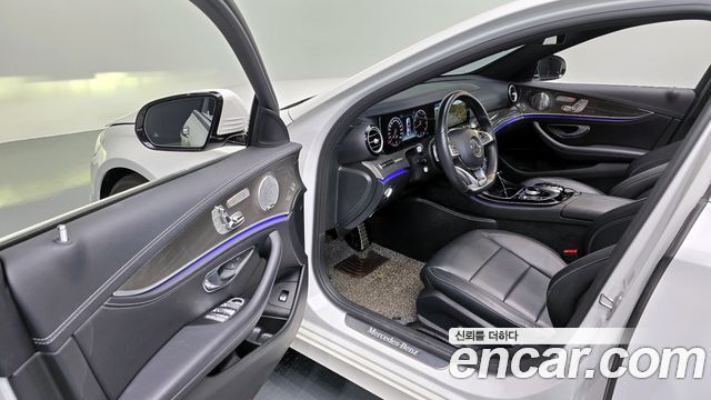 Mercedes-Benz E-Class E300 4MATIC AMG Line