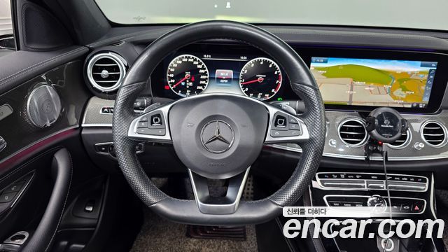 Mercedes-Benz E-Class E300 4MATIC AMG Line