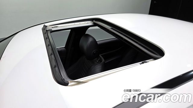 Mercedes-Benz E-Class E300 4MATIC AMG Line