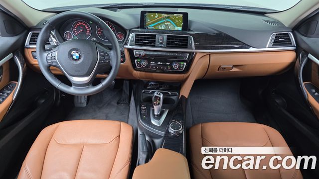BMW 3-Series 320i Luxury