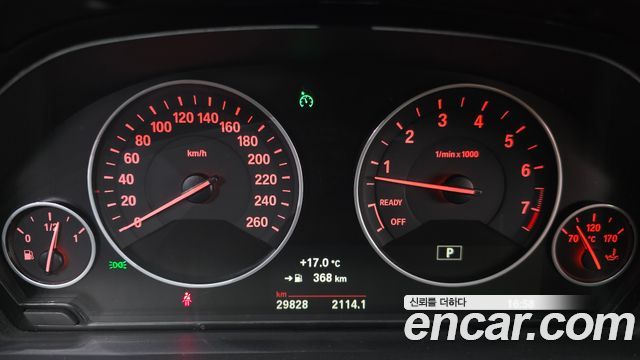 BMW 3-Series 320i Luxury