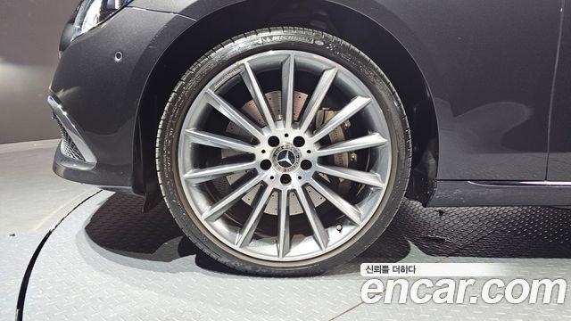 Mercedes-Benz E-Class E450 4MATIC Exclusive