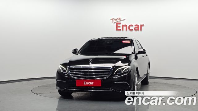 Mercedes-Benz E-Class E300 4MATIC Exclusive