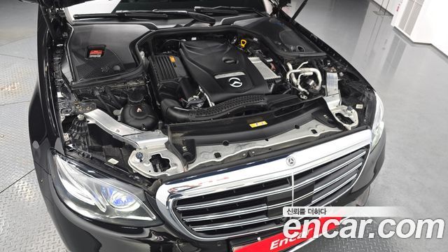 Mercedes-Benz E-Class E300 4MATIC Exclusive