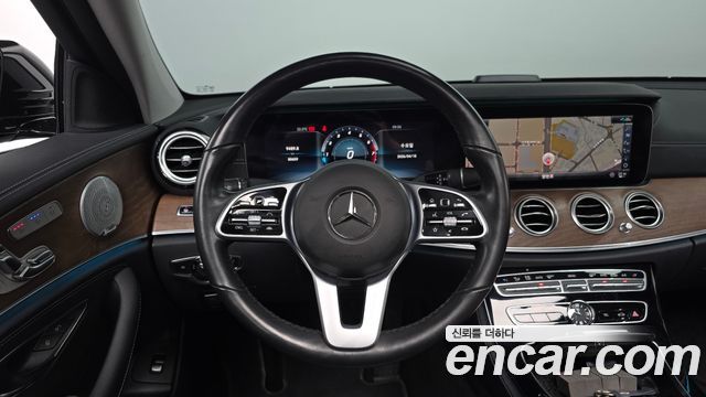 Mercedes-Benz E-Class E300 4MATIC Exclusive