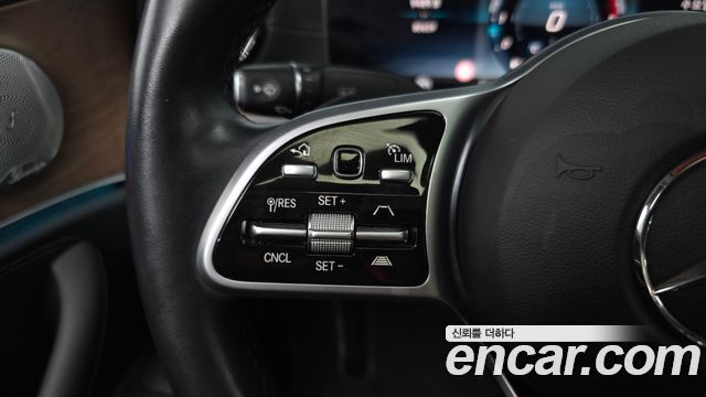 Mercedes-Benz E-Class E300 4MATIC Exclusive