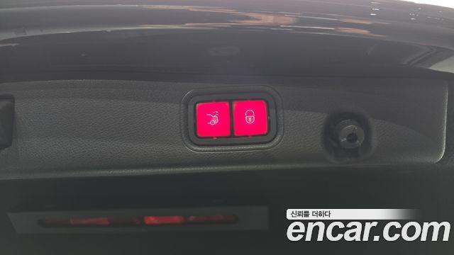 Mercedes-Benz E-Class E300 4MATIC Exclusive