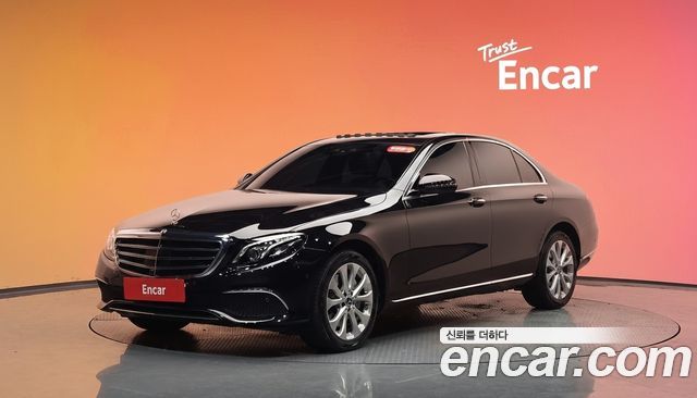Mercedes-Benz E-Class E300 4MATIC Exclusive