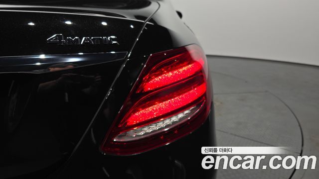 Mercedes-Benz E-Class E300 4MATIC Exclusive