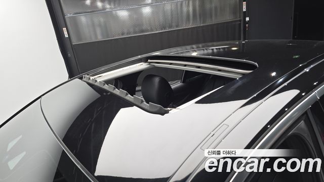 Mercedes-Benz E-Class E300 4MATIC Exclusive