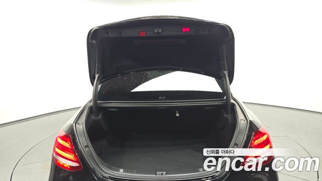 Mercedes-Benz E-Class E300 4MATIC Exclusive