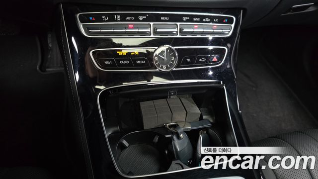 Mercedes-Benz E-Class E300 4MATIC Exclusive