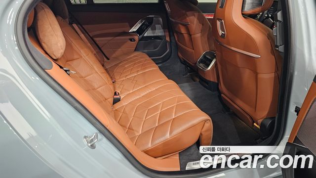 BMW 7-Series 740i xDrive M Sport