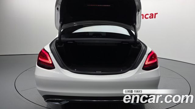 Mercedes-Benz C-Class C200 Avantgarde