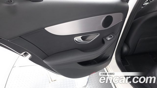 Mercedes-Benz C-Class C200 Avantgarde
