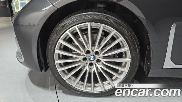 BMW 7-Series 740i Design Pure Excellence