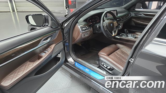 BMW 7-Series 740i Design Pure Excellence
