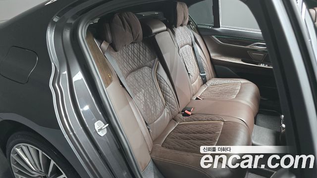 BMW 7-Series 740i Design Pure Excellence