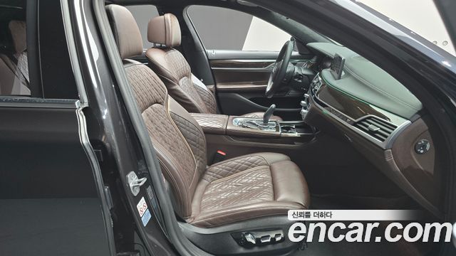 BMW 7-Series 740i Design Pure Excellence