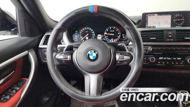 BMW 3-Series 330i M Sport Shadow