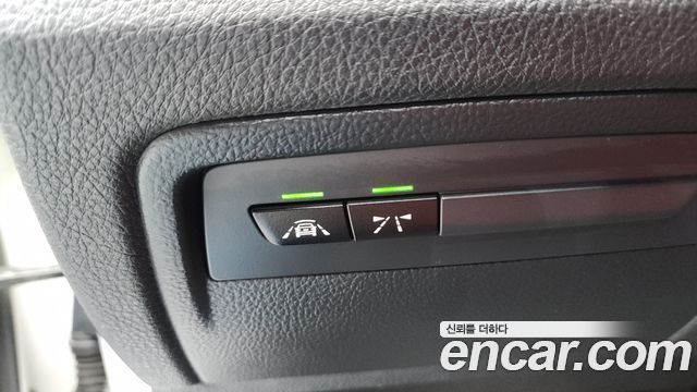 BMW 3-Series 330i M Sport Shadow