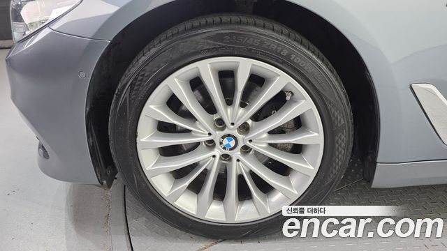 BMW 5-Series 520d Luxury Special Edition