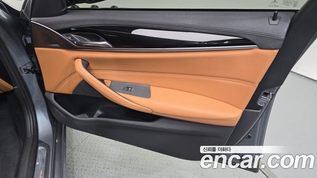BMW 5-Series 520d Luxury Special Edition